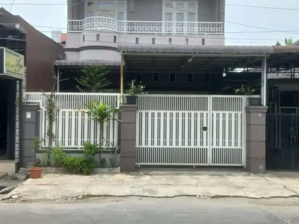 Rumah Mewah 2 Lantai Siap Huni di Lokasi Strategis Pusat Kota