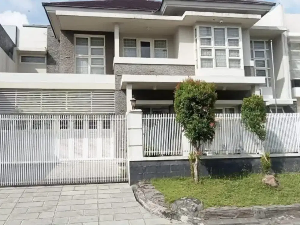 RUMAH PURI GALAXY Hadap utara Row jalan 3 mobil