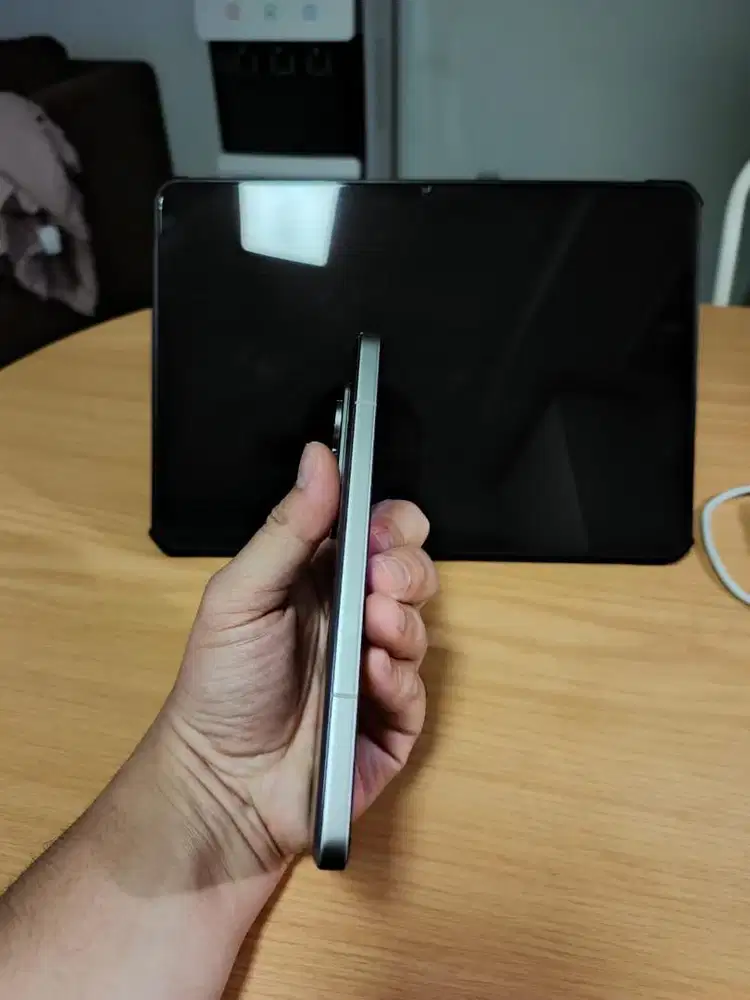 Xiaomi 14T pro warna silver