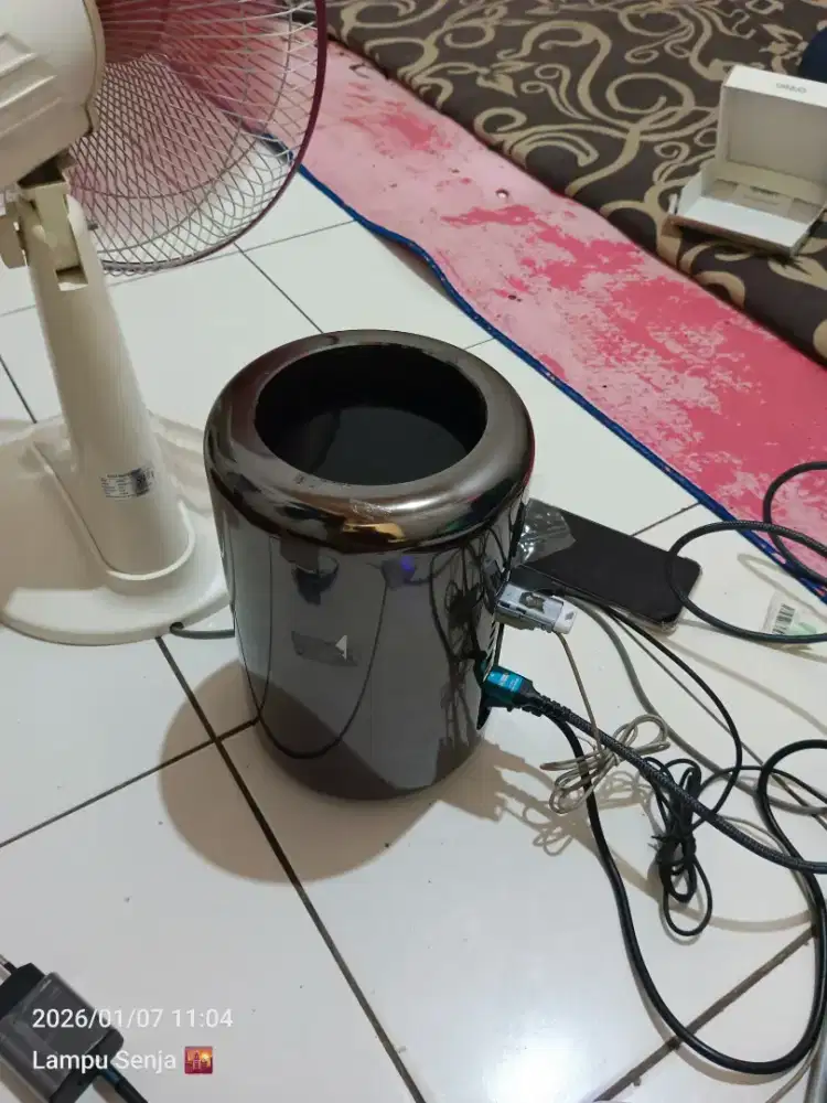 Mac Pro Late 2013 tabung 3 GHz 8-Core 16/1Tb