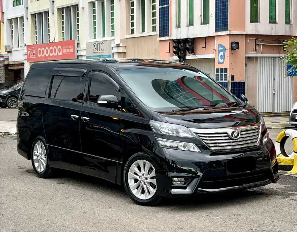 TOYOTA VELLFIER Z AT TAHUN 2010