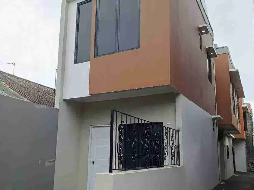 Di jual Rumah Murah Meriah 2 lantai 400 jutaan Jakarta pusat