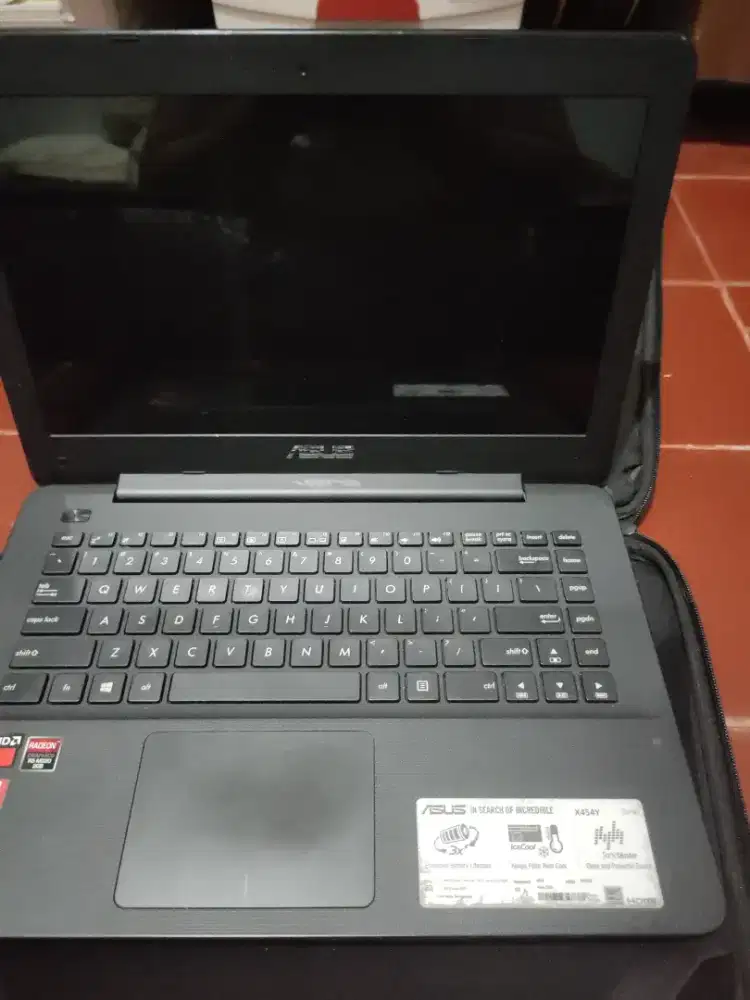 Jual Asus x454y kondisi sangat mulus tidak ada lecet