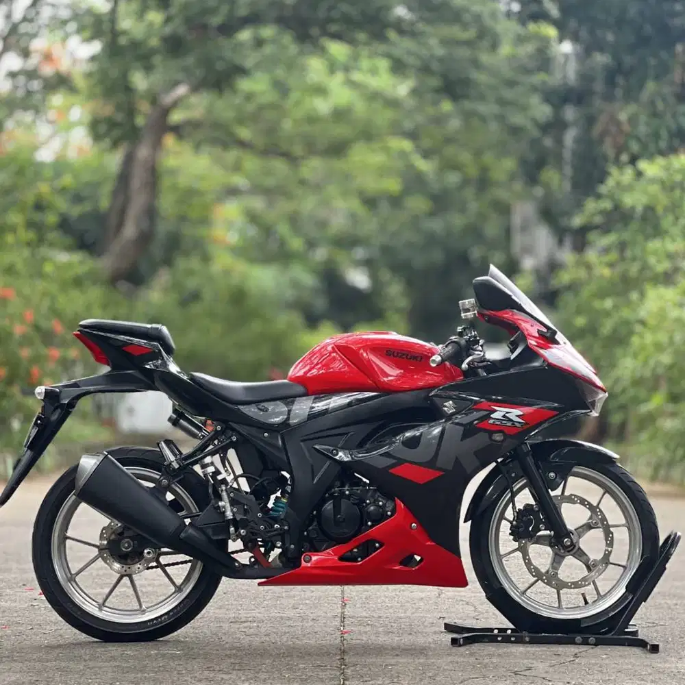 SUZUKI GSX R150 MERAH 2022 KM LOW PAJAK PANJANG SIAP GASPOL