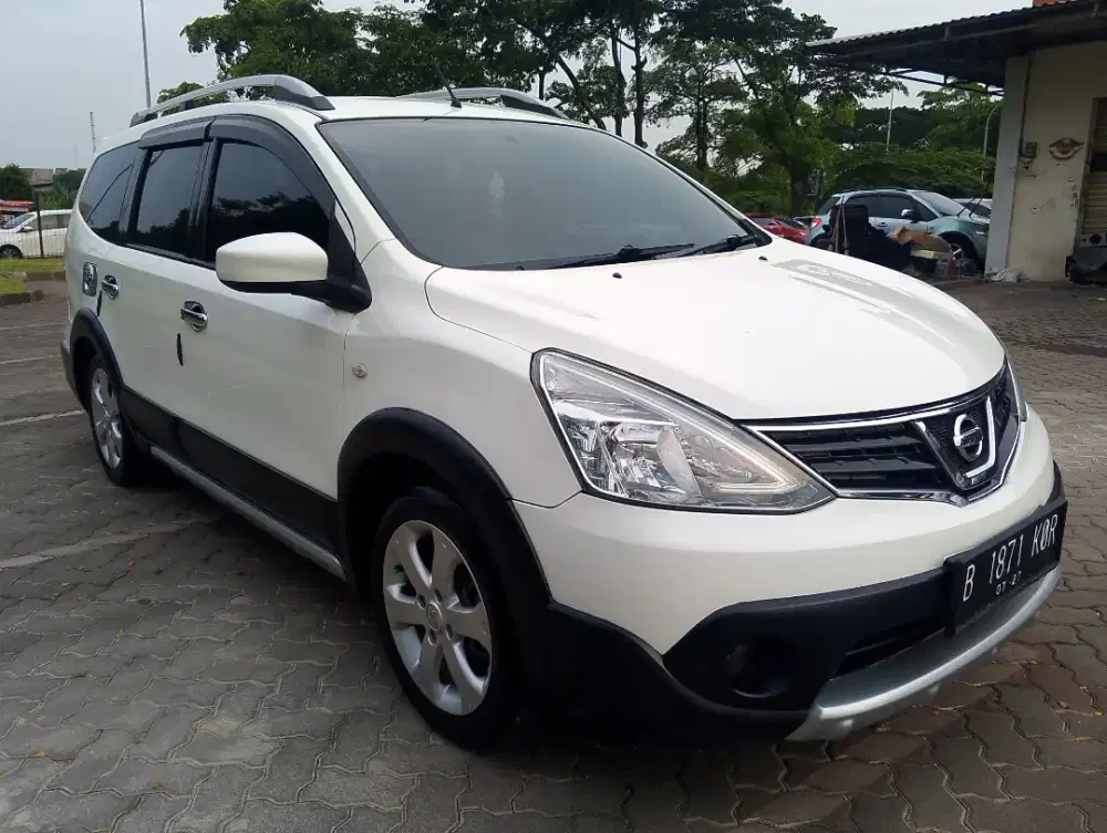 GRAND LIVINA XGEAR AT/AUTOMATIC 2013 UTIH