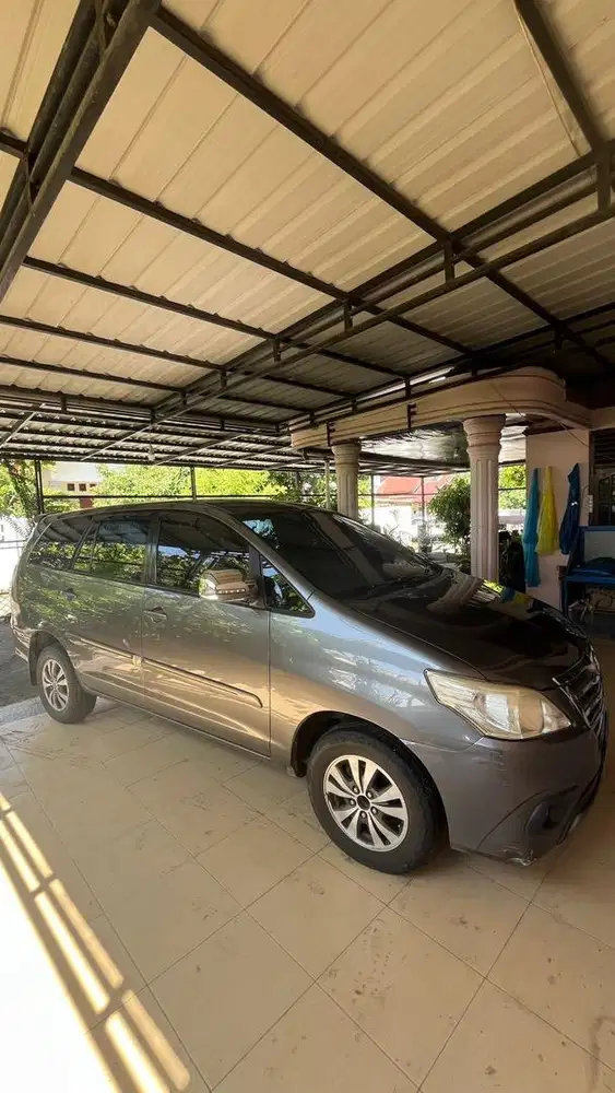 INNOVA DIESEL MT 2015