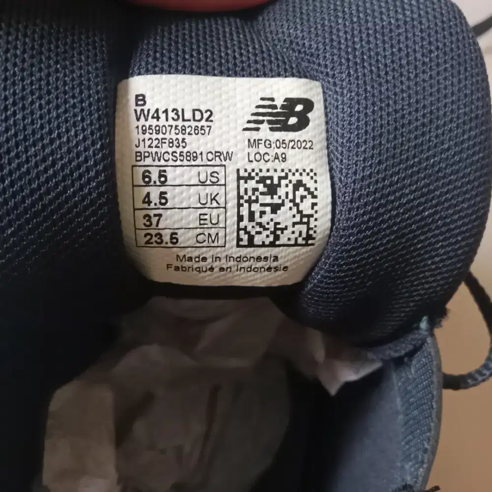 Sepatu New balance size 37