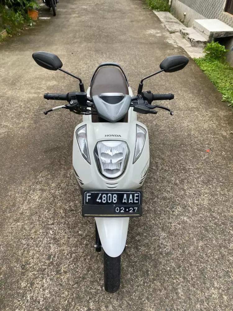 Nia:DP 500K GENIO CBS PAJAK HIDUP SS LENGKAP PLAT F KOTA