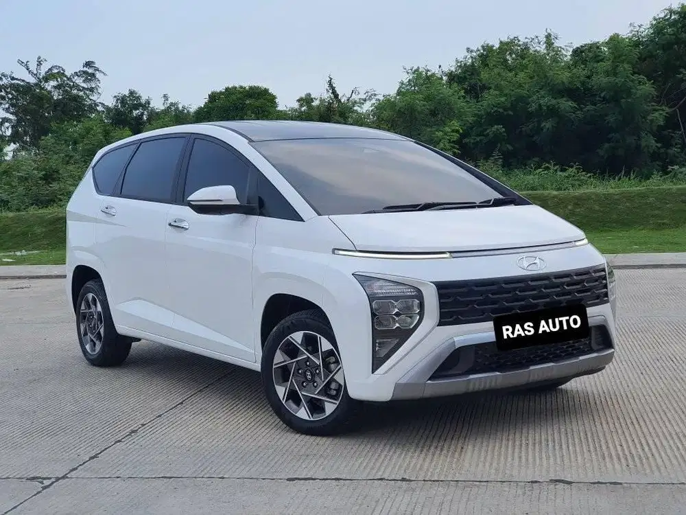 Hyundai Stargazer 1.5 Prime AT 2022 Putih CAPT SEAT