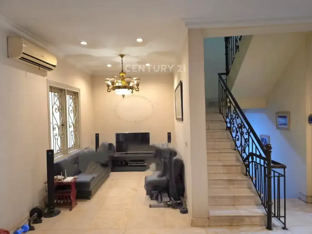 Disewakan Rumah Manyar Dekat SIS BBS School Pantai Indah Kapuk