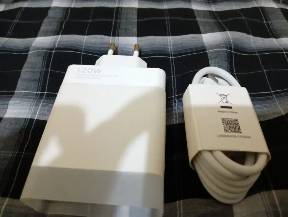 Charger OriginalCopotan Xiaomi 120 Watt Turbo Fast Charging.