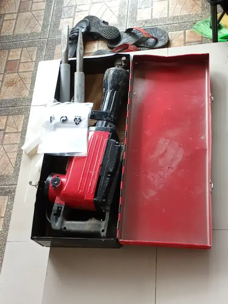 Mesin Jack hammer dan mesin pompa air