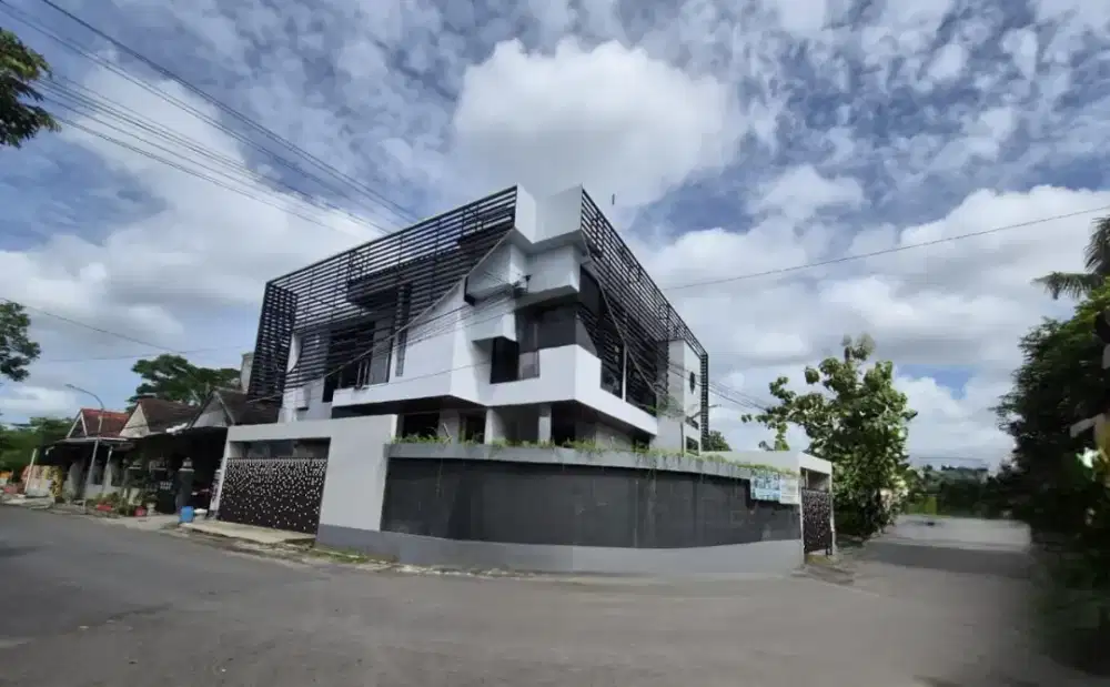 RUMAH SIAP HUNI ,DIRANCANG ARSITEK :Rmh dgn ROOF SWIMMING POOL