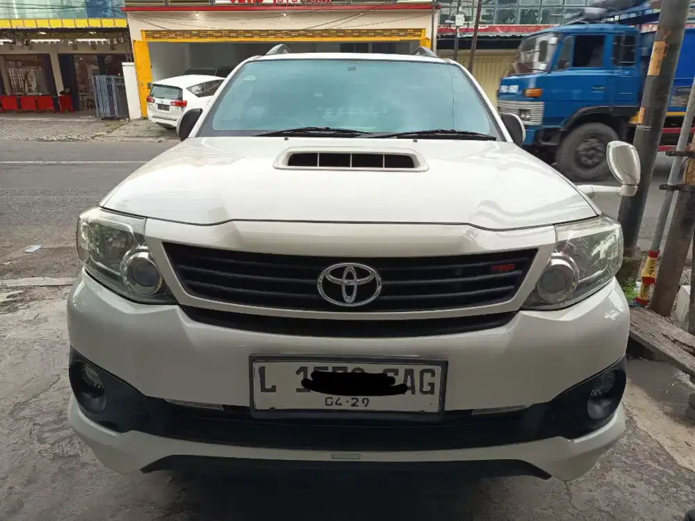 Toyota Fortuner VNT TRD 2014 Automatic Diesel Solar