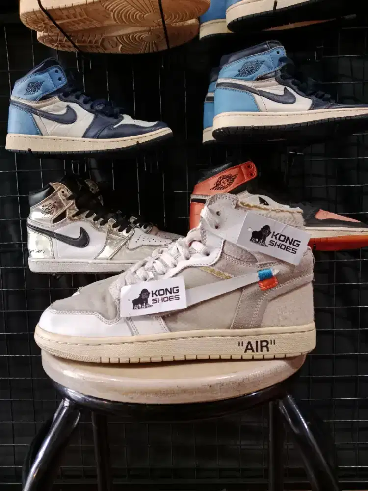 SEPATU AJE 1 X OFF WHITE MID WHITE