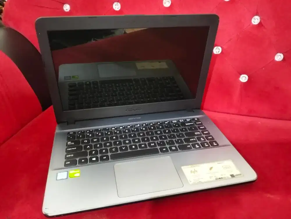 Asus x441u core i3 GEN 6+SSD 256+Nvidia GeForce mx110 mantap