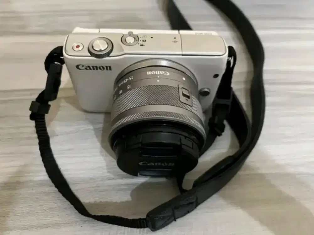 Camera Canon eos m10