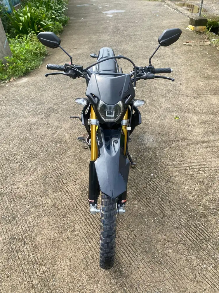 Nia:CRF DP 1.650 PAJAK HIDUP PLAT B DEPOK