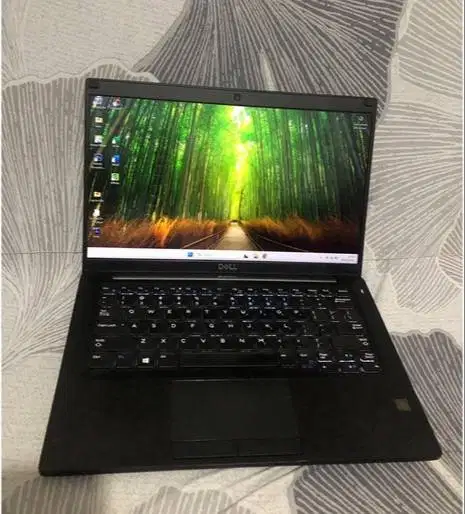 Dell Latitude 7390 TOUCHSCREEN  i7 Gen 8 Ram 16Gb SSD 512Gb Fullset
