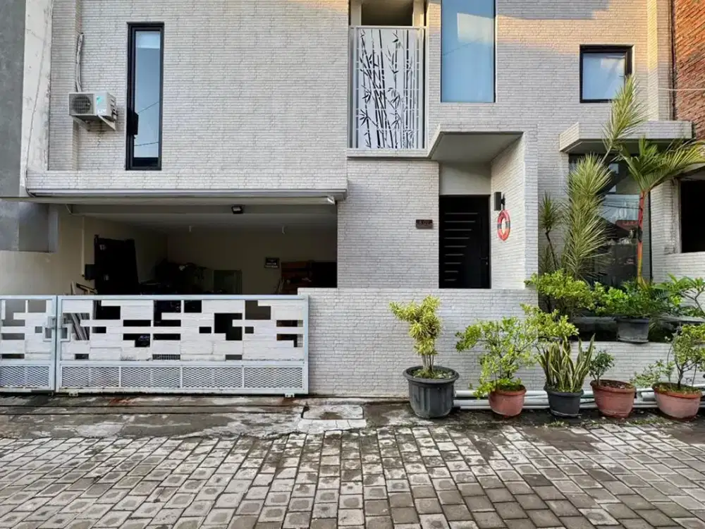 Rumah Hunian Modern 2 Lantai di Kerobokan