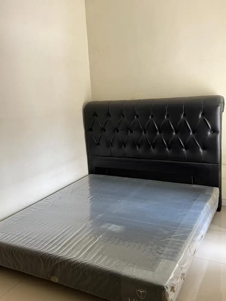 Divan + sandaran merk tudor