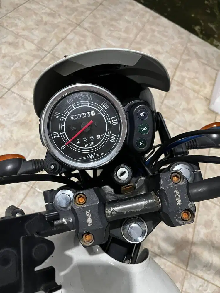 Kawasaki W175 cafe tahun 2022