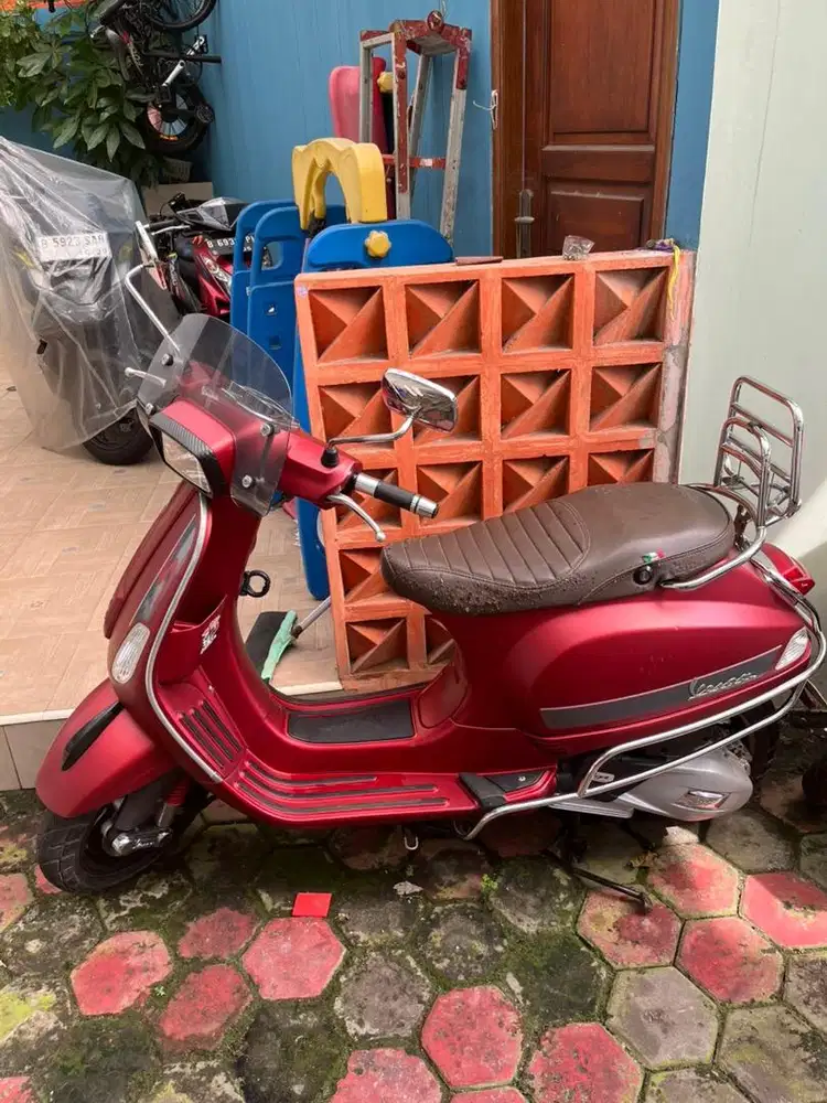 Vespa s 125 iget LOW KILOMETER