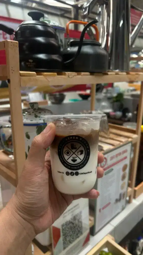 Lowongan Kerja. Usaha Resto membutuhkan karyawati sebagai Helper Resto