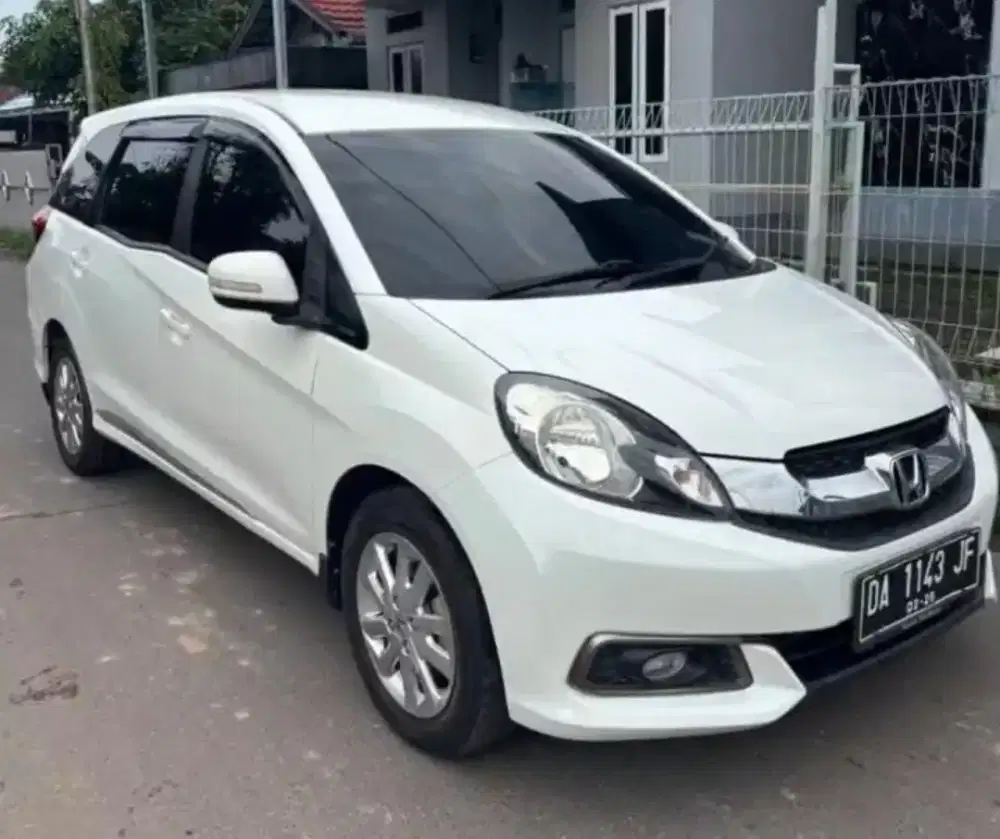 Dijual Mobil Honda mobilio E MT 2015 ss lengkap hidup siap pakai bosku