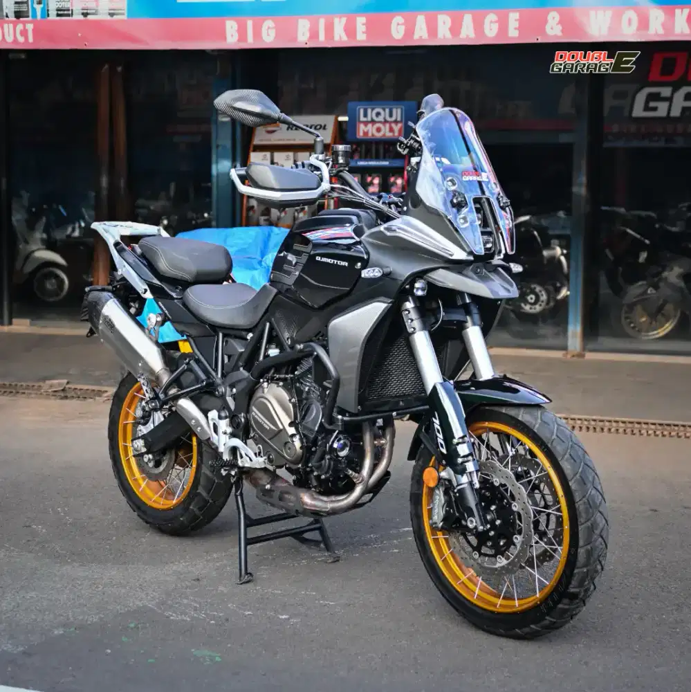 MOTOR TOURINO 700 Hitam 2025 SIAP