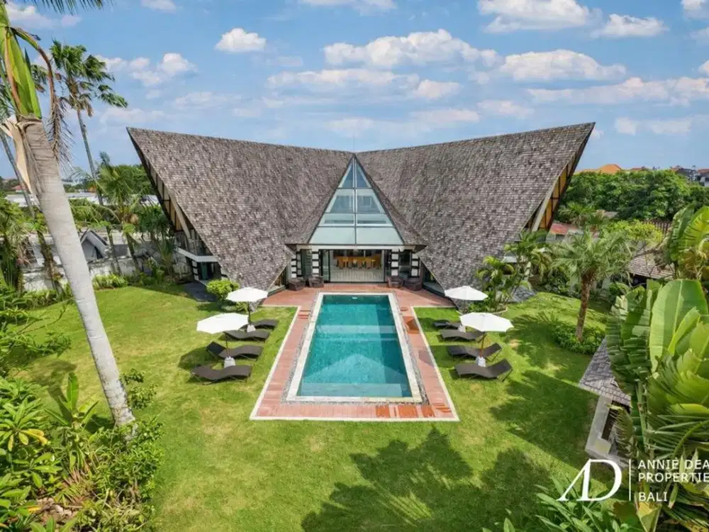 FREEHOLD 4-BEDROOM VILLA WITH UNIQUE ARCHITECTURE IN PADONAN