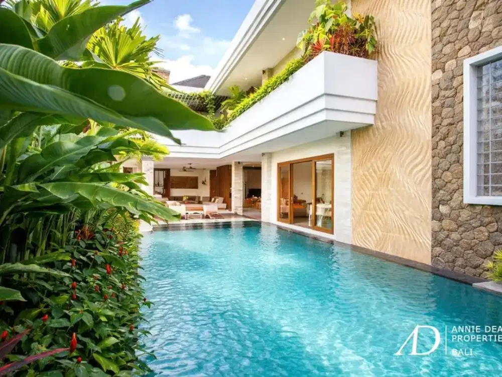 FREEHOLD | MODERN TROPICAL DESIGN 3-BEDROOM VILLA IN JIMBARAN