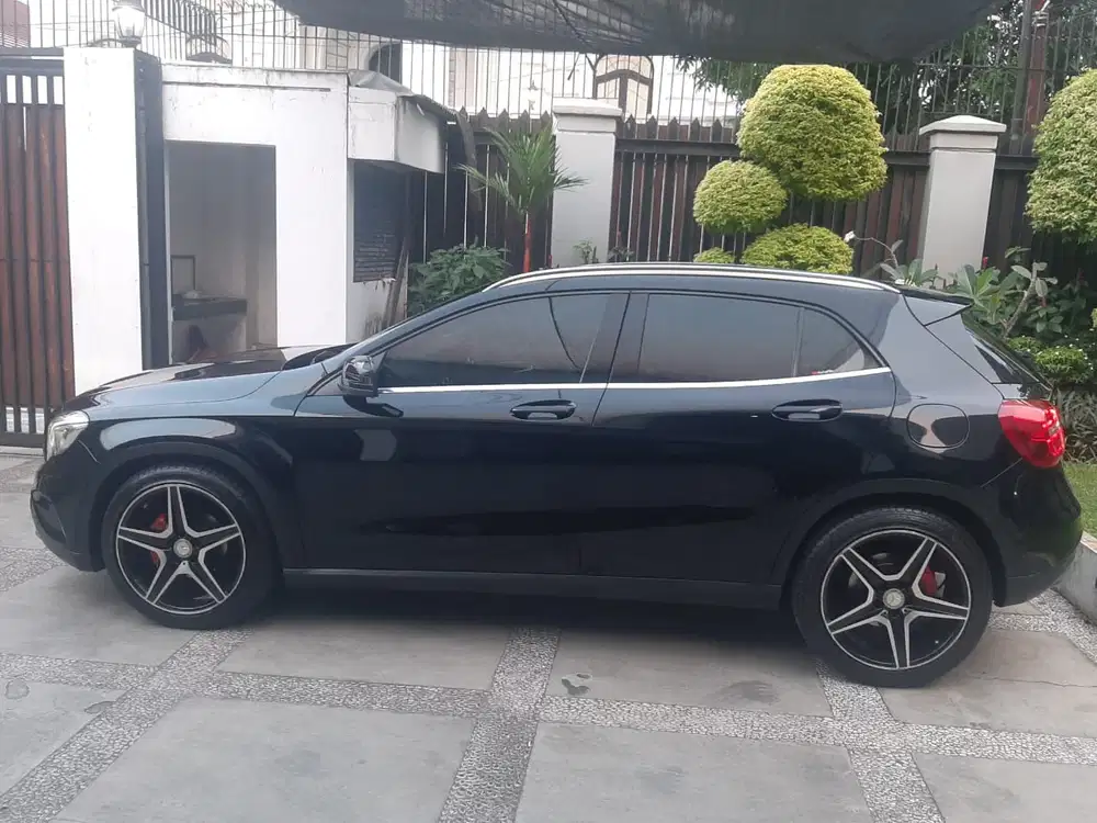 Mercedes-Benz GLA200 2014 Bensin