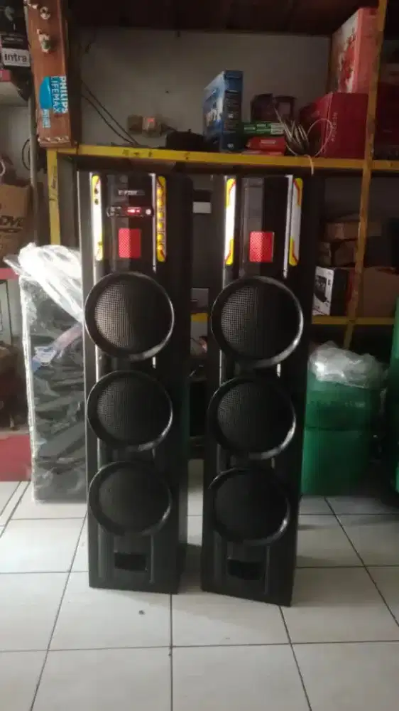 Speaker aktif 3way ukuran besar Top Tens