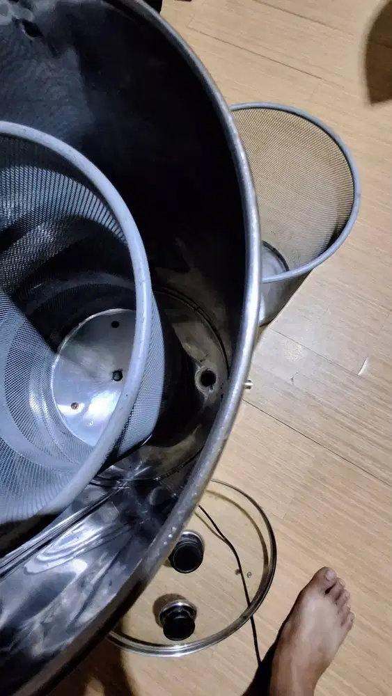 Spinner Penyaring Minyak Fungsi: menyaring minyak dari gorengan sepert