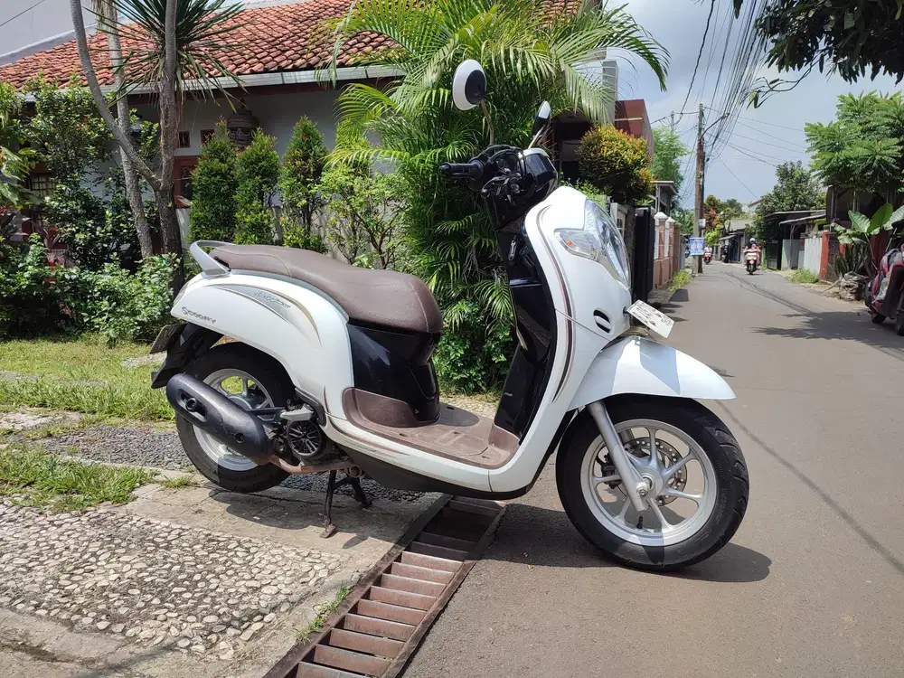 SCOOPY STYLISH TAHUN 2018 GRESS