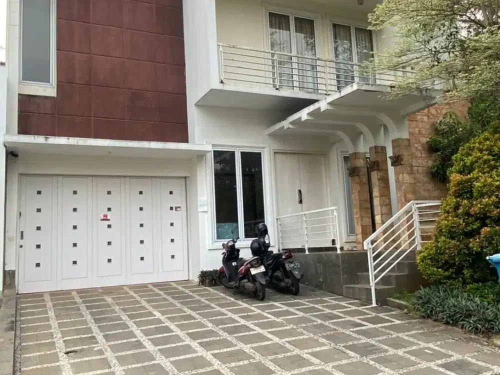 Rumah Sudut Siap Huni di The Green BSD Dekat Tol