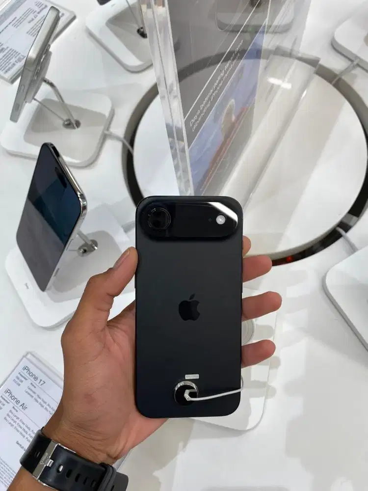 Iphone 17 Air Hitam