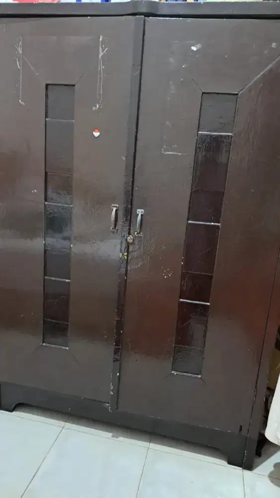 Lemari Kayu Jati Kuno