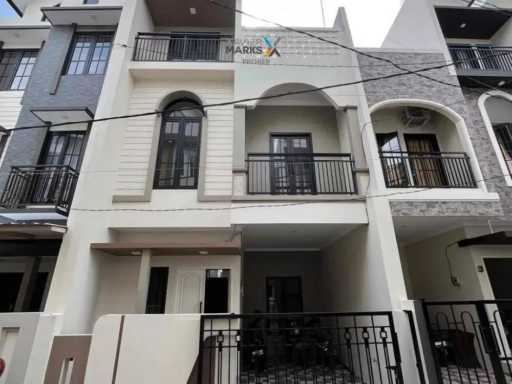 Rumah Modern plus Rooftop view keren dekat SMA St Yusuf di ikan ikan Lowokwaru Malang