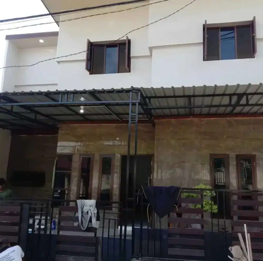 Rumah di jual 2 lantai