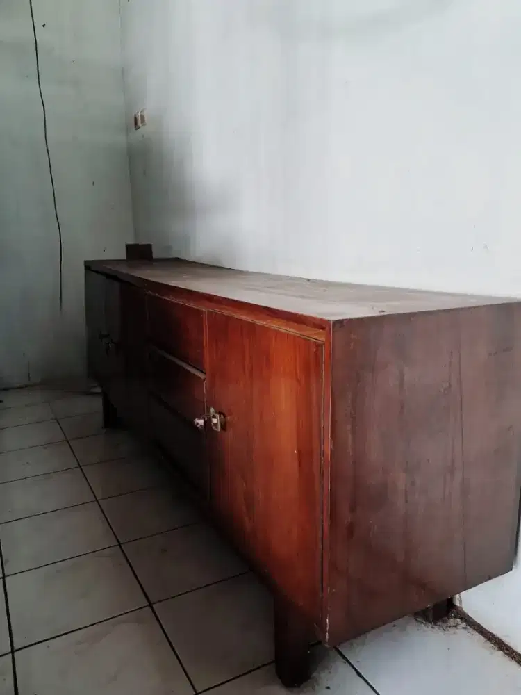 Dijual Meja Kayu Kondisi Bagus & Terawat, Nego Sampai Deal!