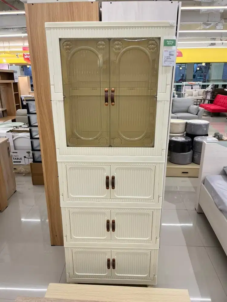 Qube plastic wardrobe