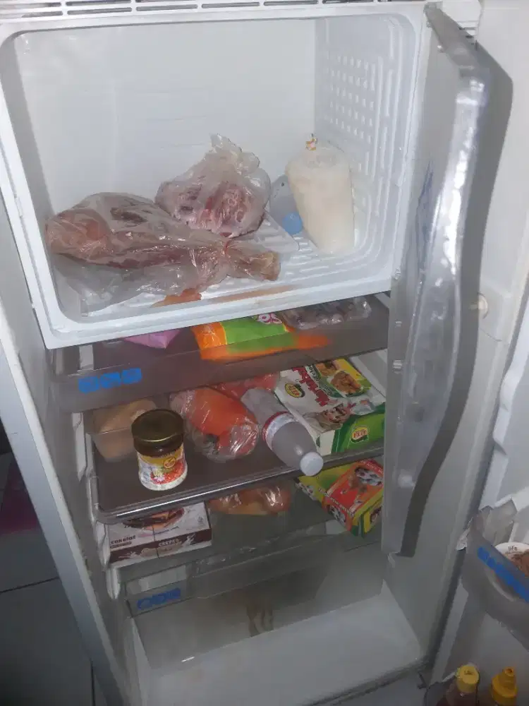 Kulkas 1 pntu sharp beku dngin bgt mulus free llmove dkt