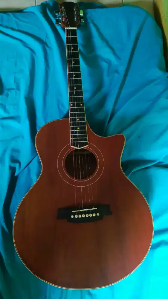 Gitar akustik handmade
