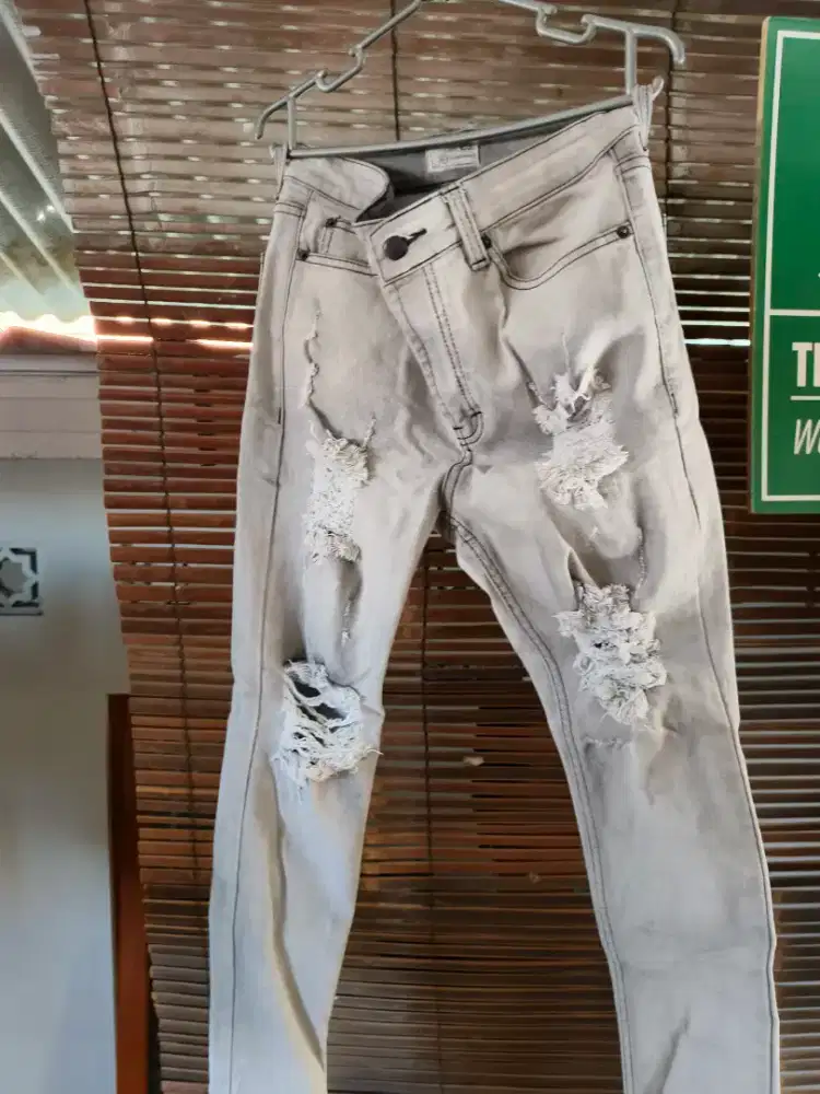 Celana jeans ukuran 29