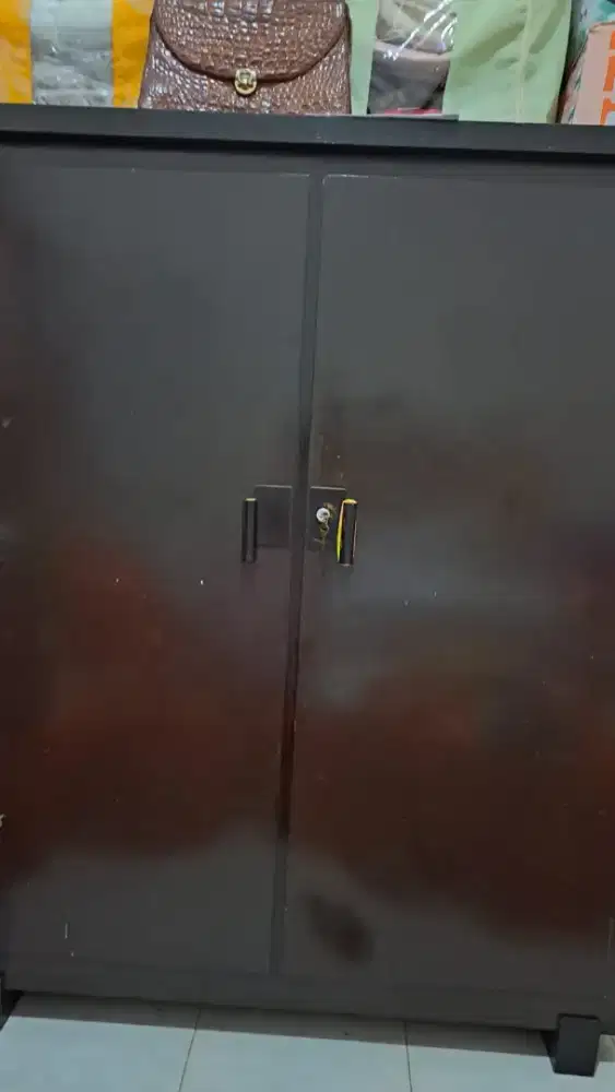 Lemari Kayu Jati Serbaguna