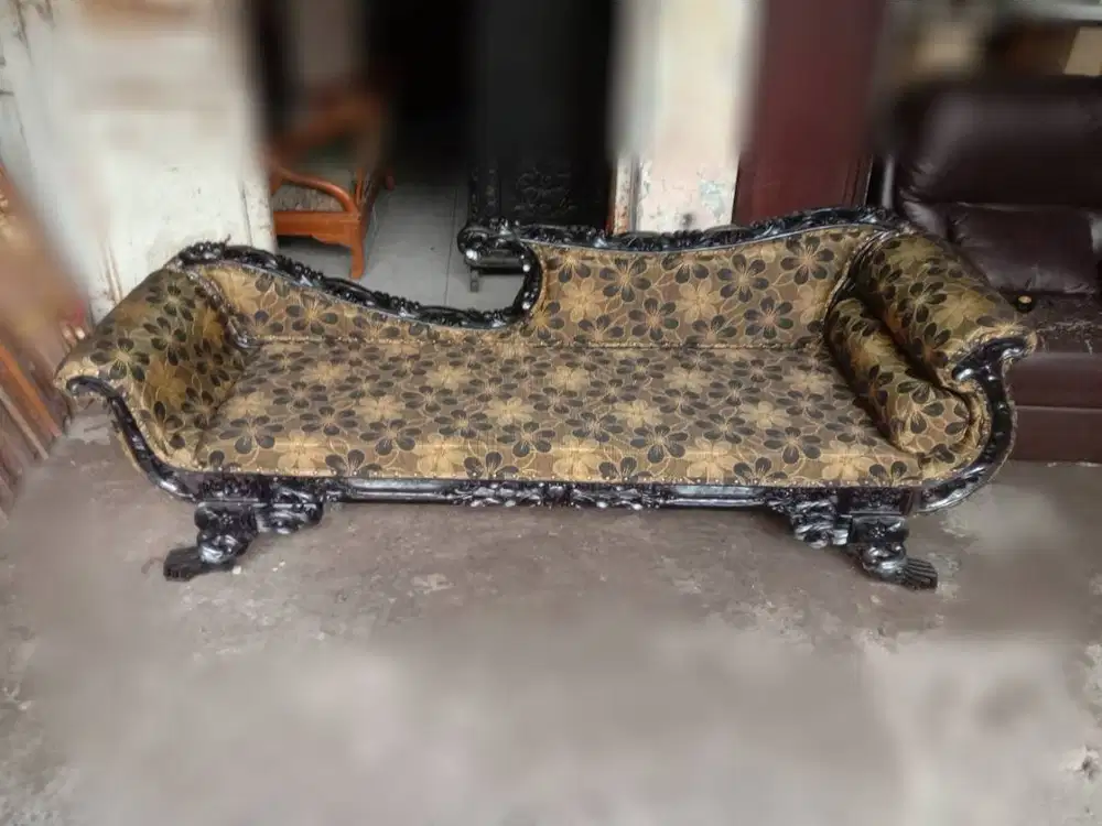 Kursi Cleo Jati Ukir  P220 T60 tggi 42cm