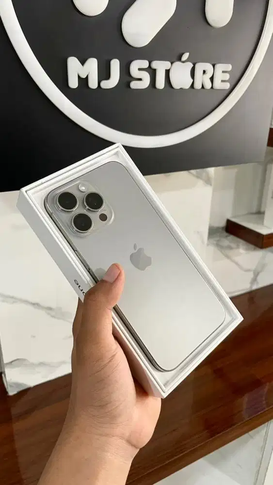 iPhone 15 Promax 256 gb iBox sehat terawat super like new