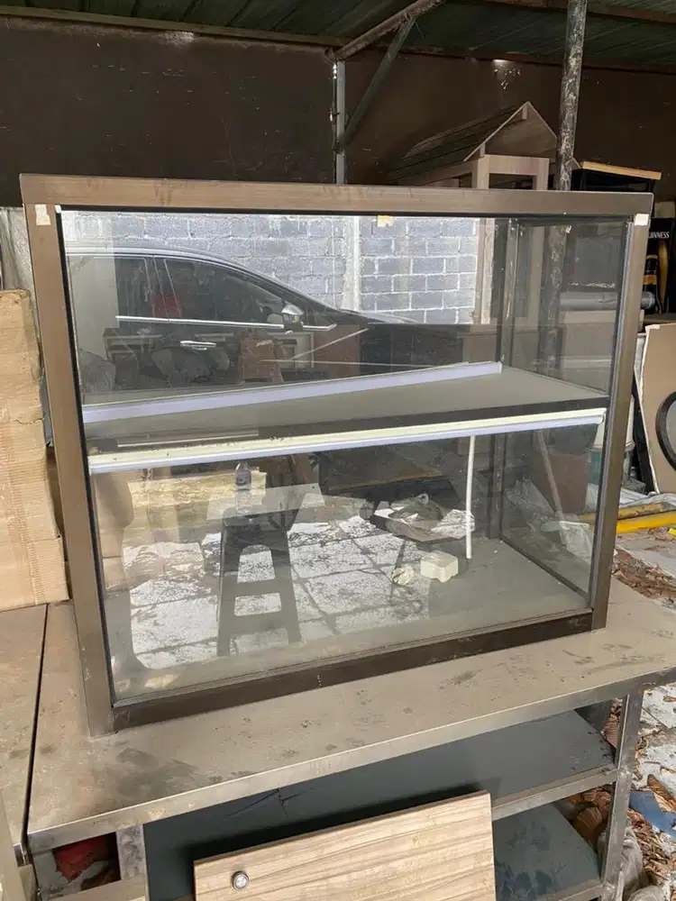 Etalase Kaca & Aluminium Set